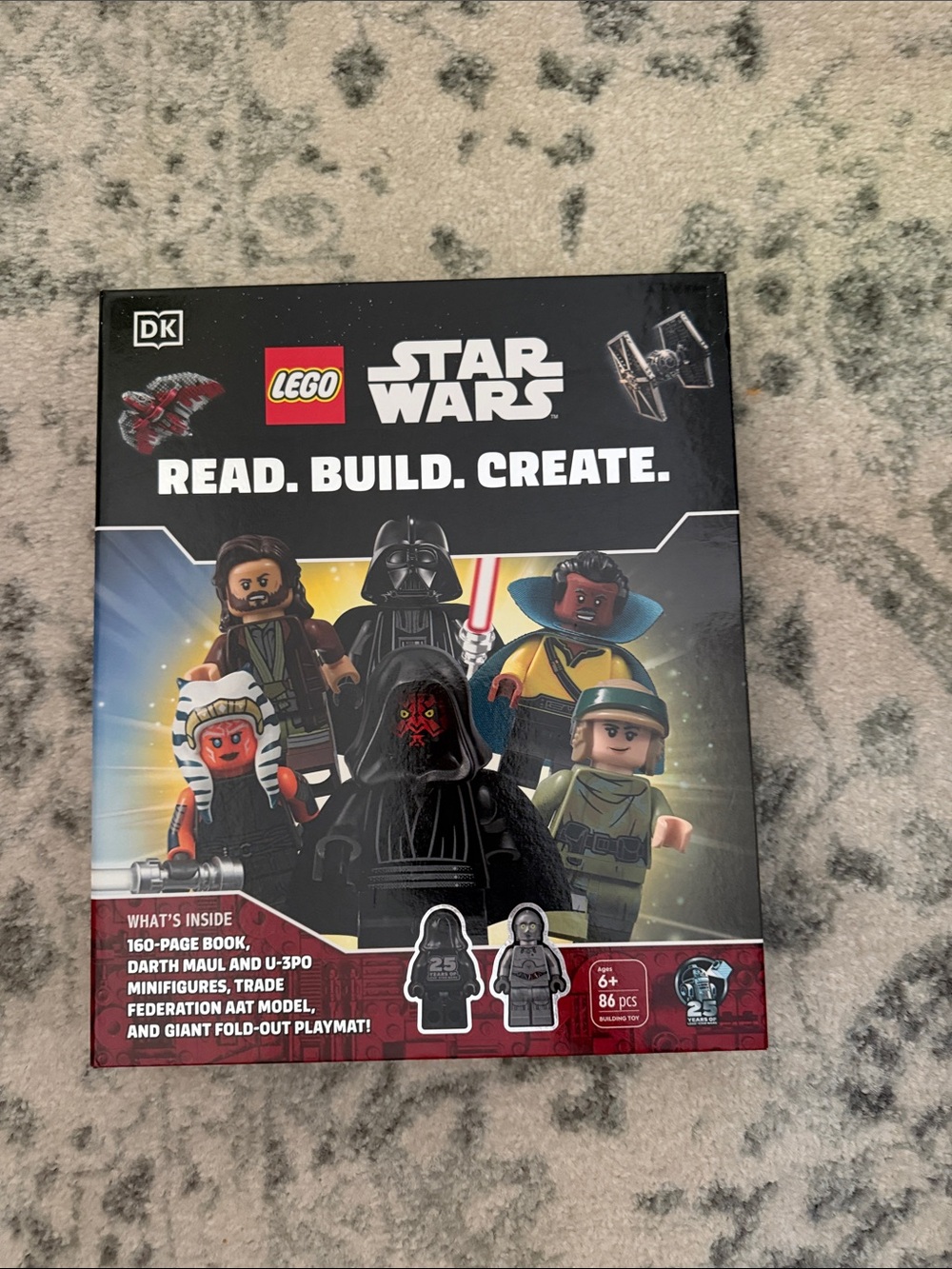 LEGO Star Wars Read. Build. Create. Book and Minifigure Set - Black